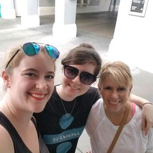 Meet your Posher, Danielle